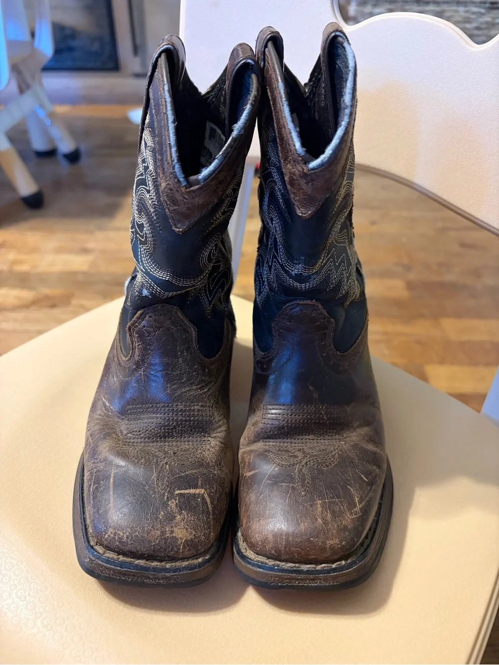 Boys 9.5c Durango Boots